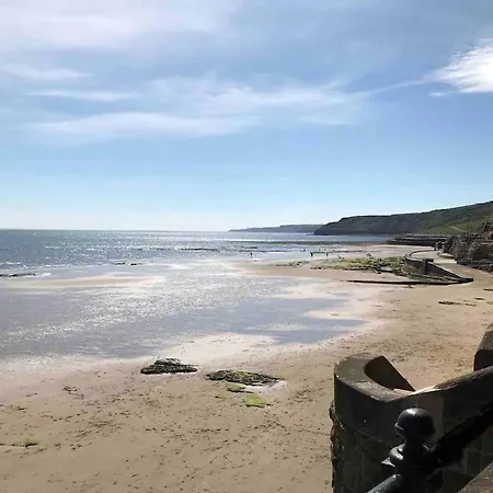 4 Avenue House Apartment