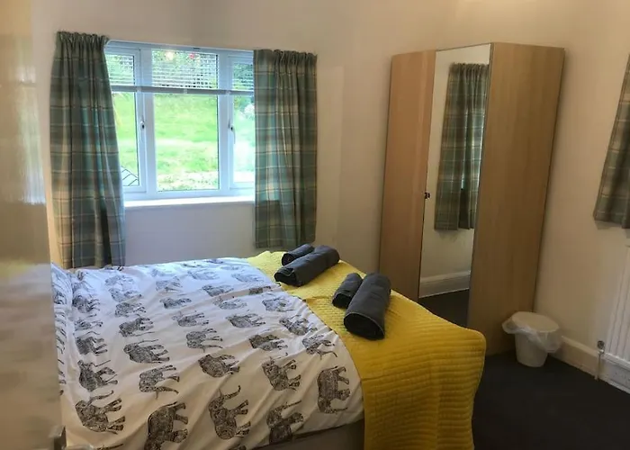 アパート 4 Avenue House